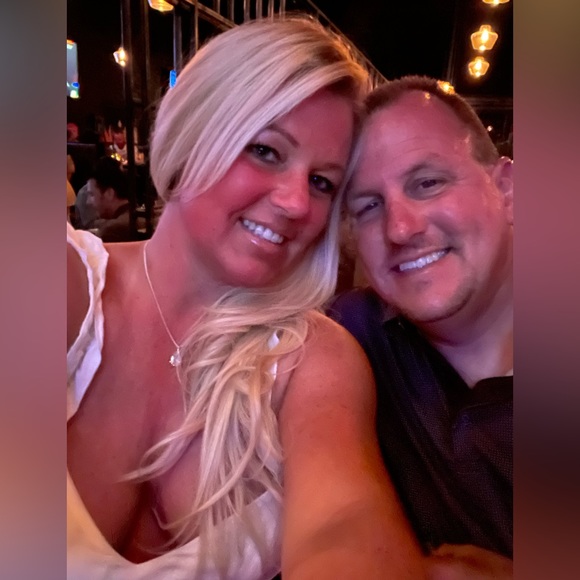 Meet your Posher, Tiffany - Picture 1 of 9